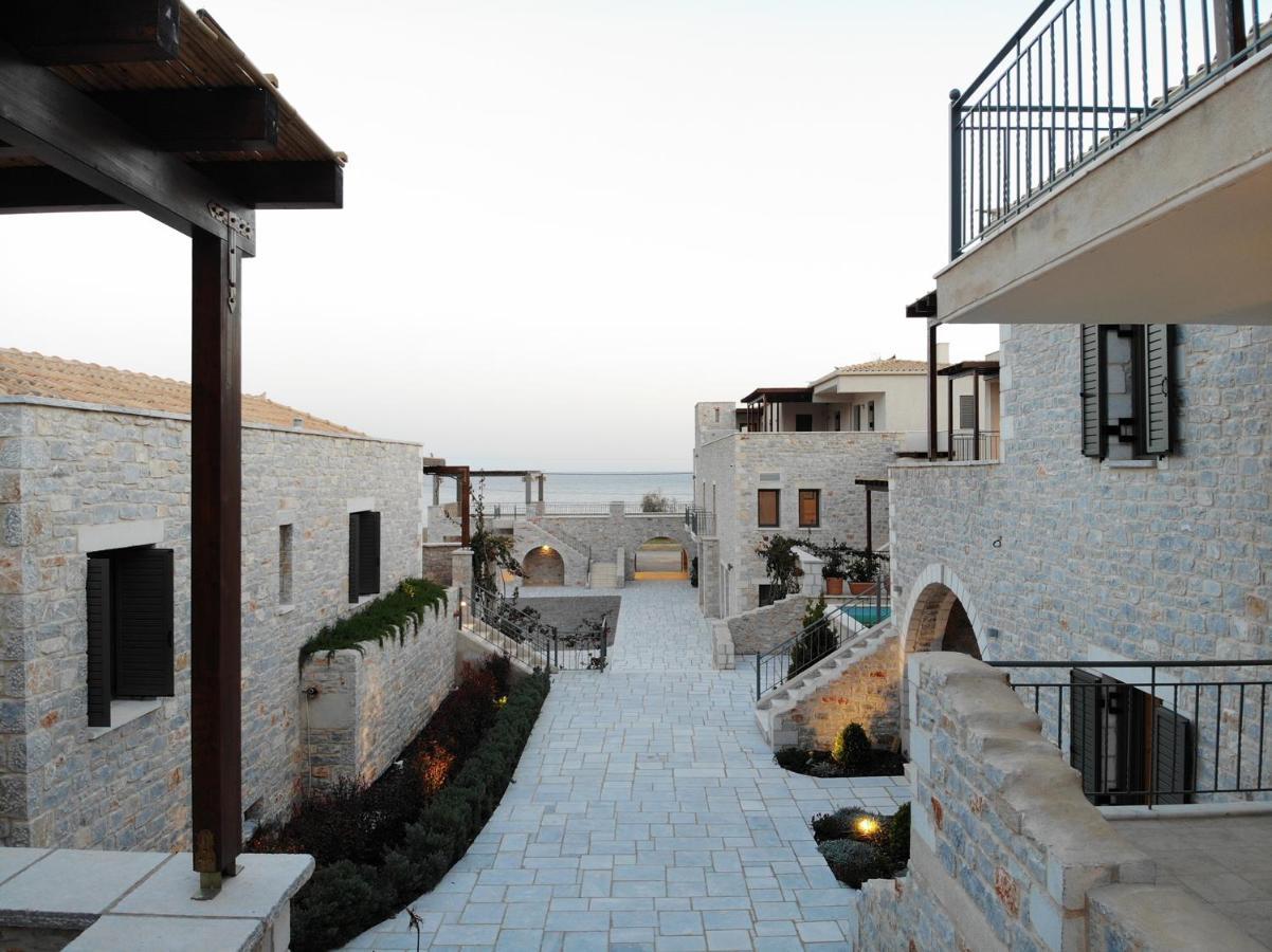Margo Beach Hotel Gythio Exterior photo
