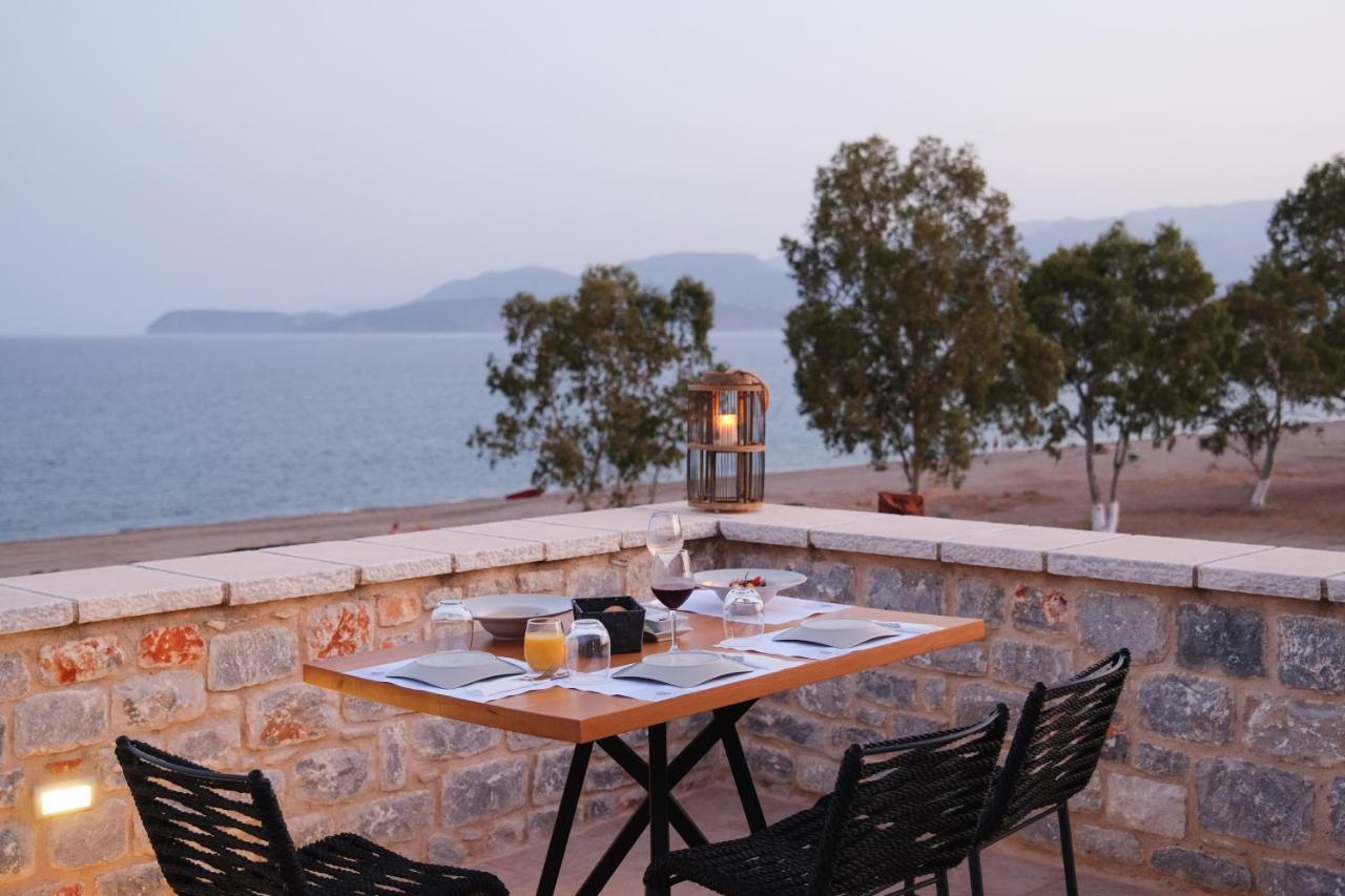 Margo Beach Hotel Gythio Exterior photo