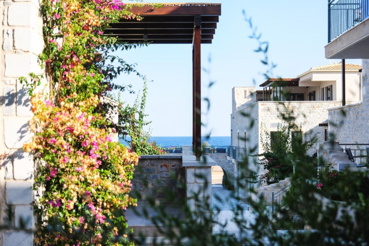Margo Beach Hotel Gythio Exterior photo
